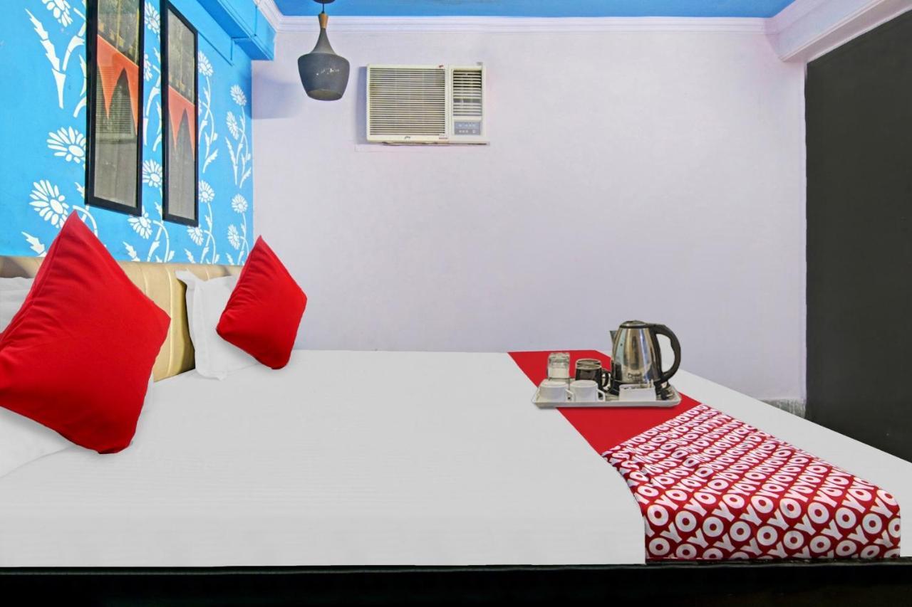 Flagship Hotel Decent Stay Near Pvr Vikaspuri Delhi ニューデリー エクステリア 写真